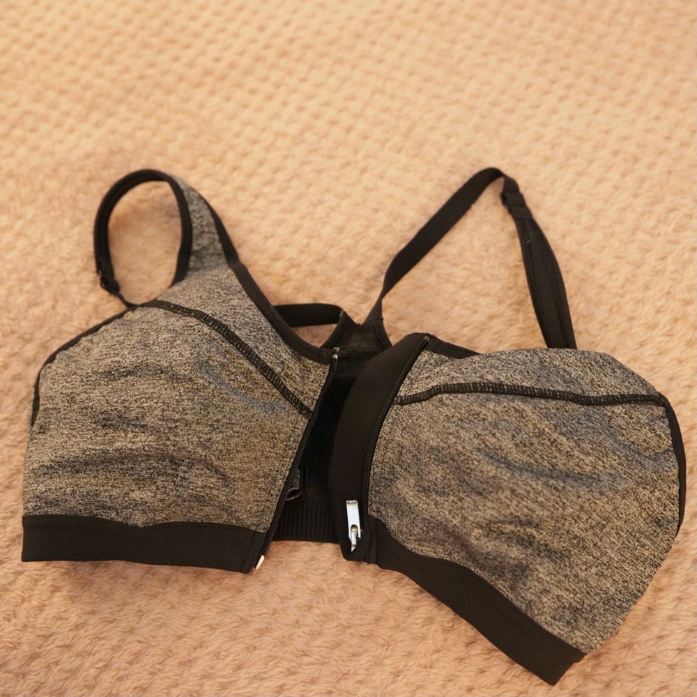 VS Sport Front Zip Sports Bra. Size: 36B  Color: Gray